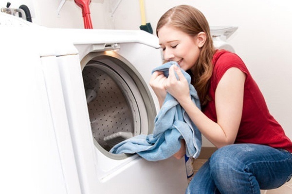 Máy giặt lồng nghiêng có tác động giặt 3 chiều
